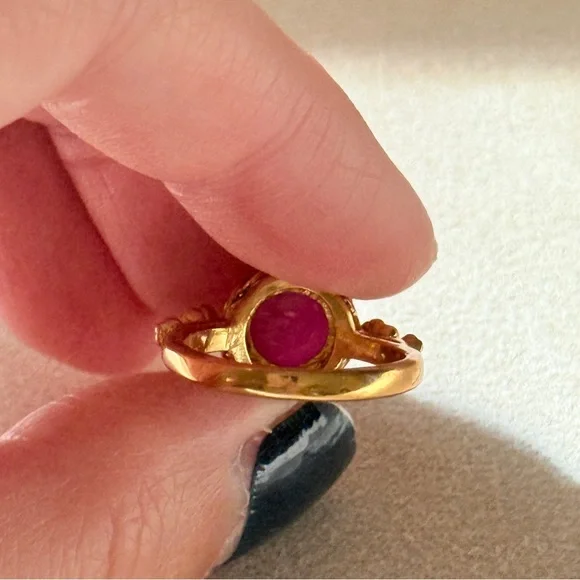 Elegant Ruby and Enamel Flowers Decorated Ring - Picture 5 of 6